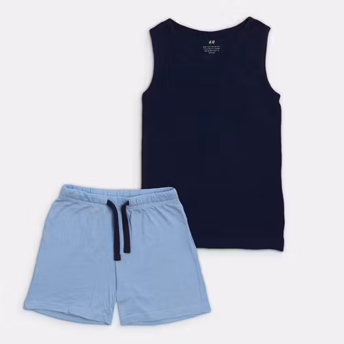 - Storlek 122/128 -