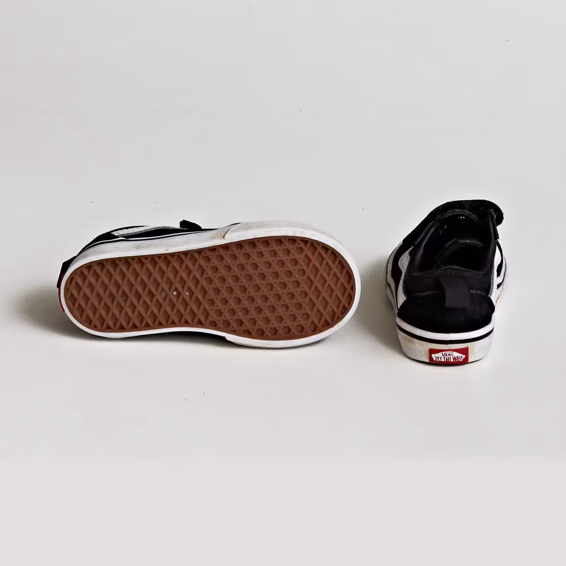 - Storlek 24,5 -