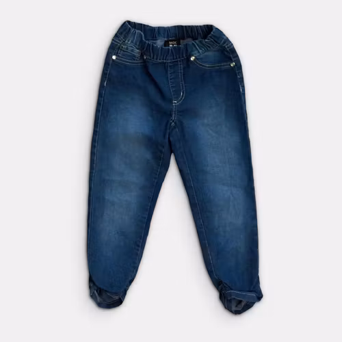 - Storlek 140 -