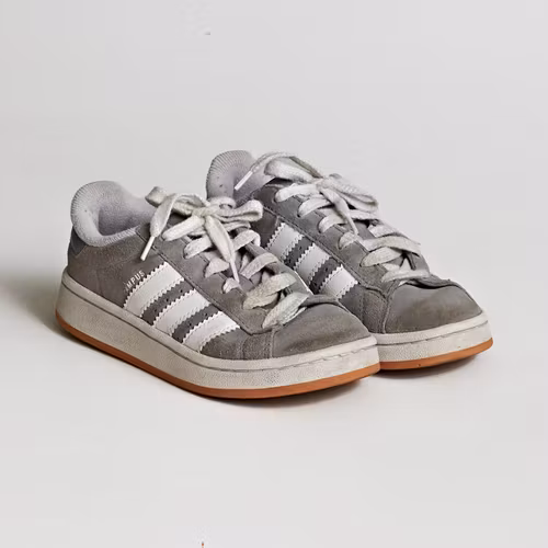 - Storlek 33,5 -