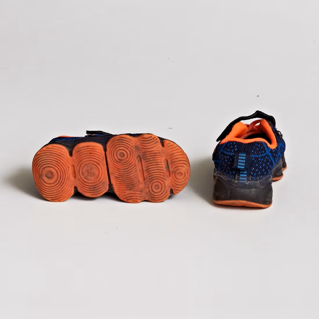 Sneakers - Storlek 23