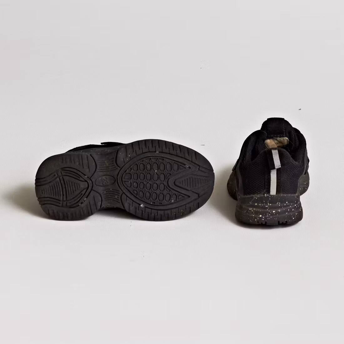 Sneakers - Lejon - Storlek 23