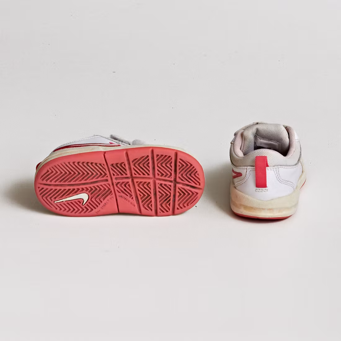 Sneakers - Nike - Storlek 22