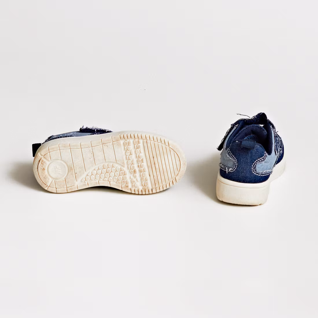 Sneakers - H&M - Storlek 25