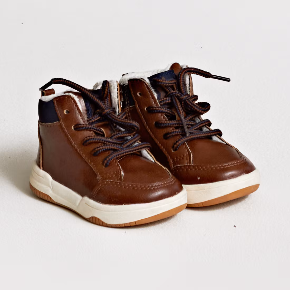 Fodrade sneakers - H&M - Storlek 18/19