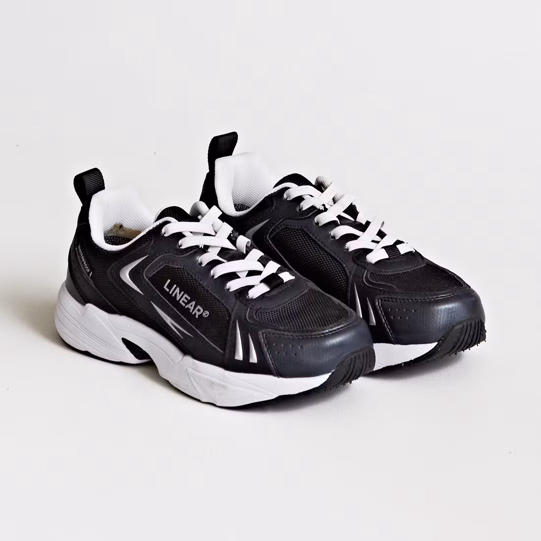 Sneakers - Linear - Storlek 34