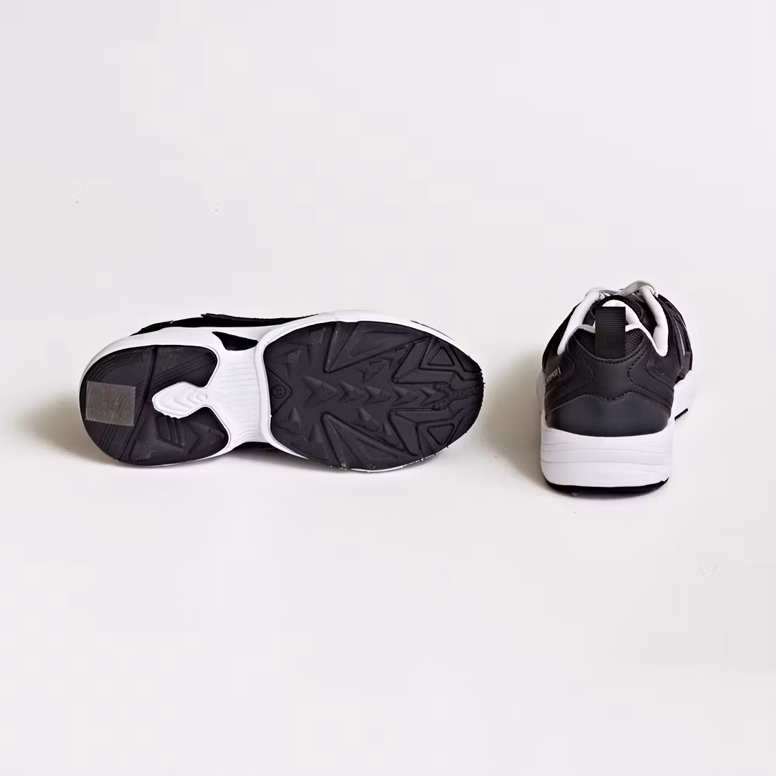 Sneakers - Linear - Storlek 34