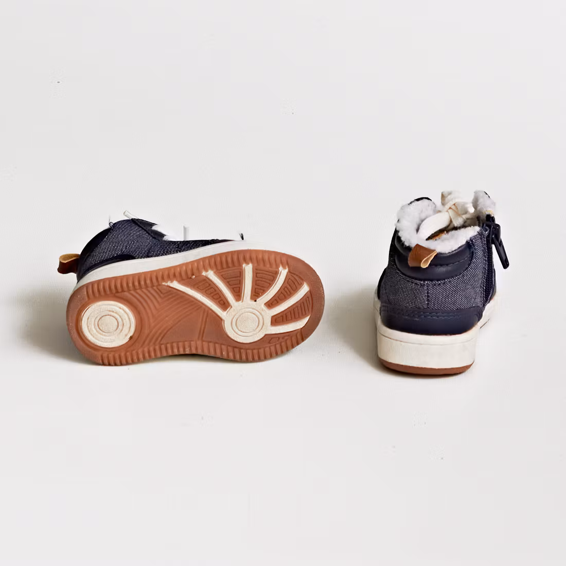 Fodrade sneakers - H&M - Storlek 18/19