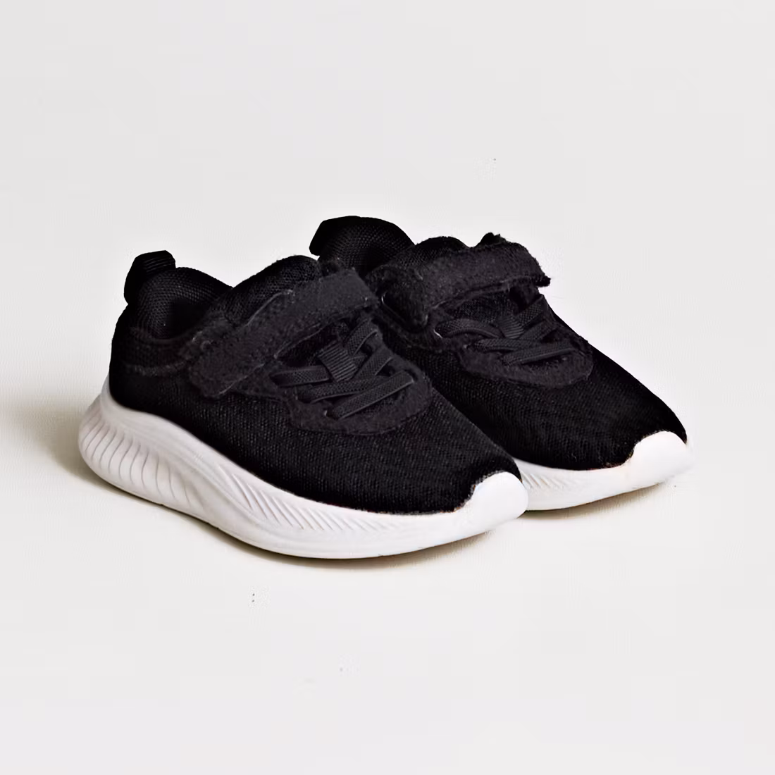 Sneakers - Storlek 24