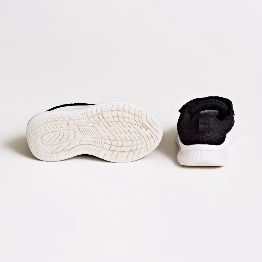 Sneakers - Storlek 24