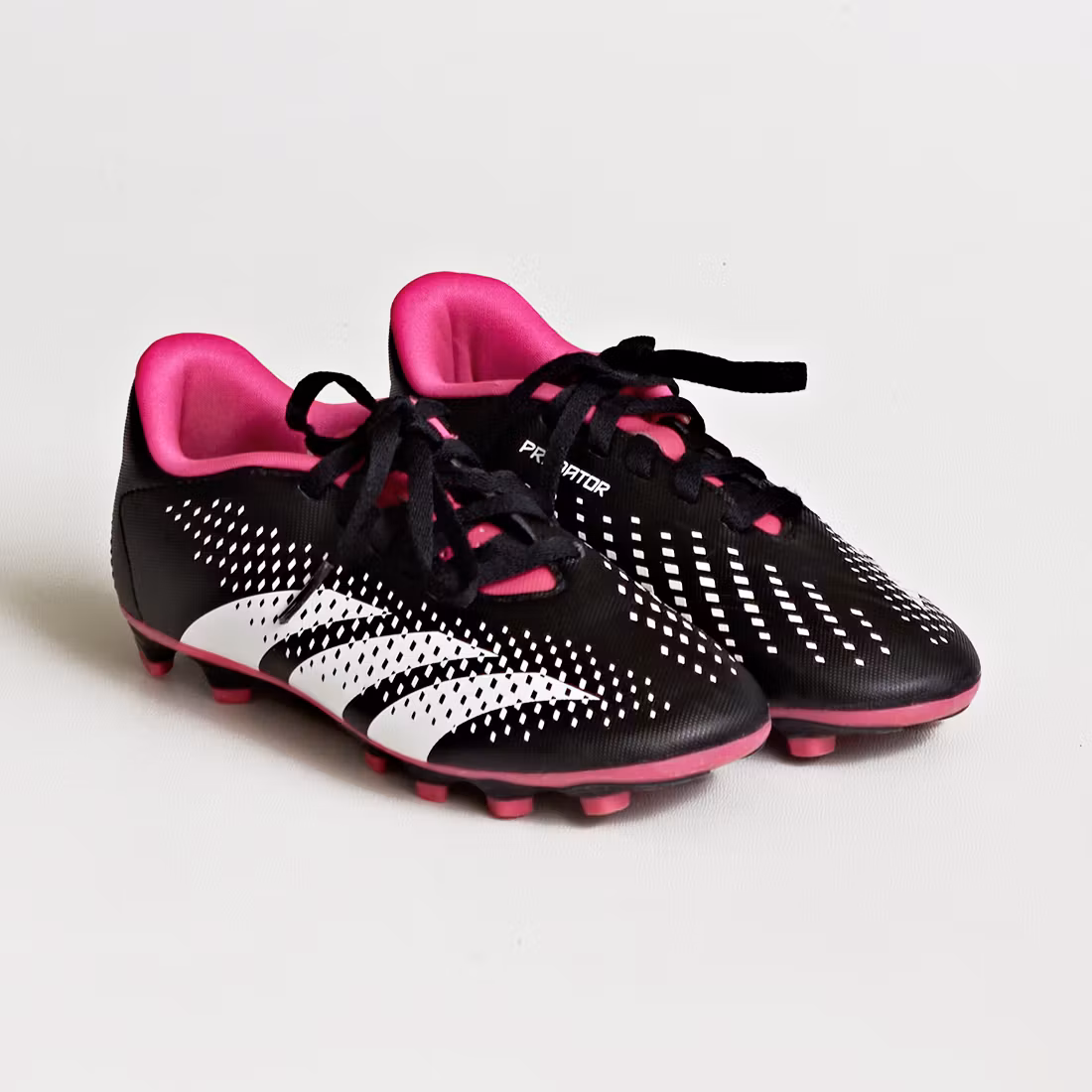 Fotbollsskor - Adidas - Storlek 31