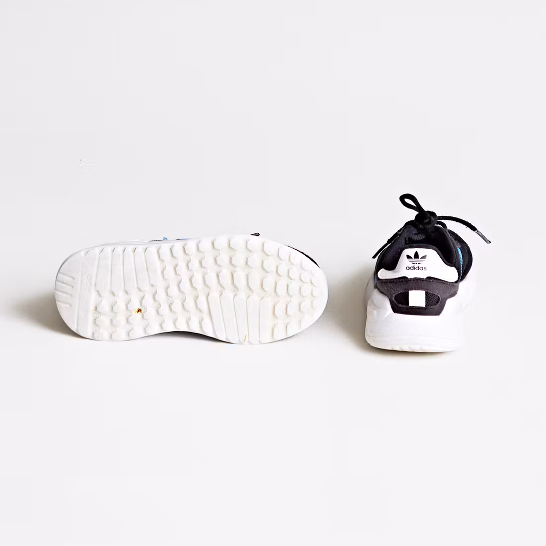Sneakers - Adidas - Storlek 29