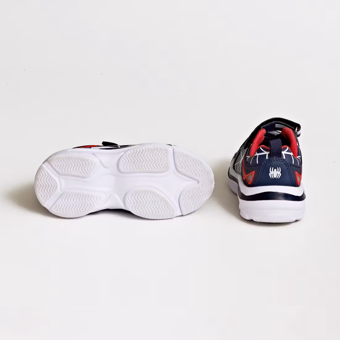 Sneakers - Storlek 28