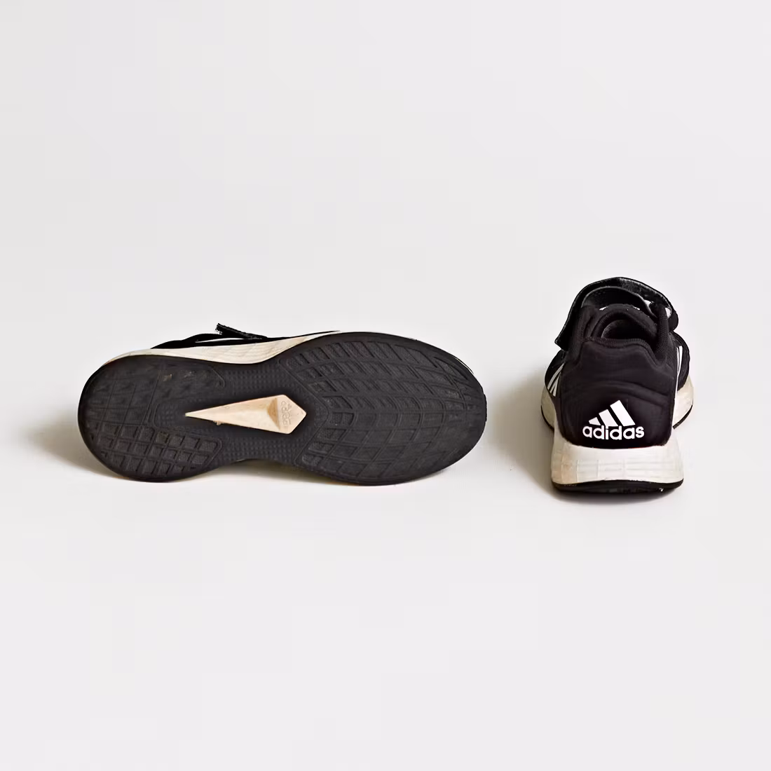 Sneakers - Adidas - Storlek 31,5