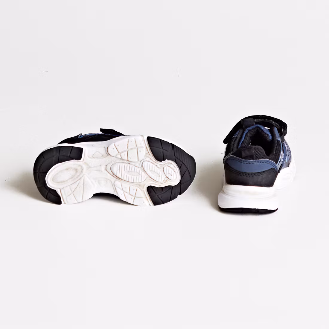 Sneakers - Linear - Storlek 22