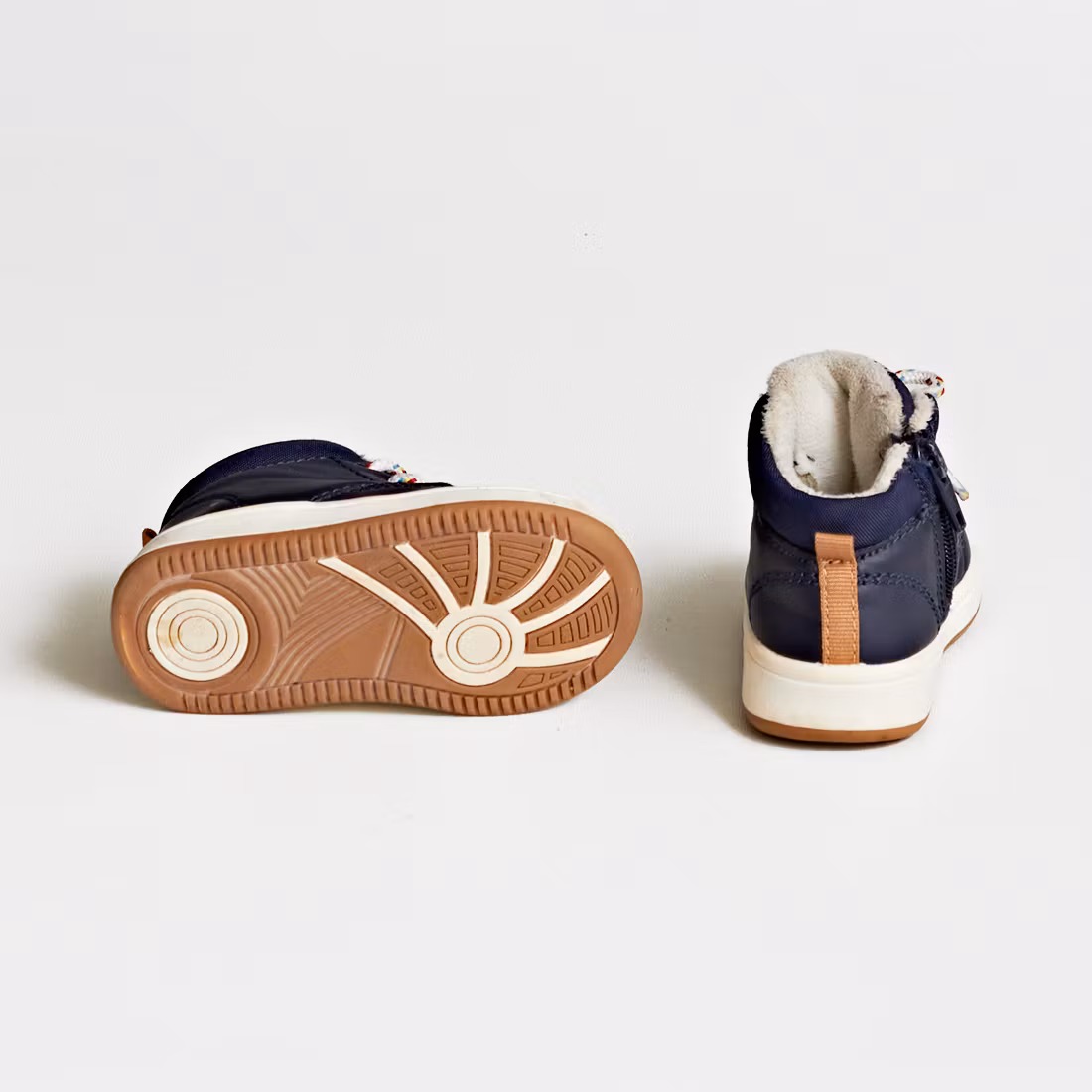 Fodrade sneakers - H&M - Storlek 20/21