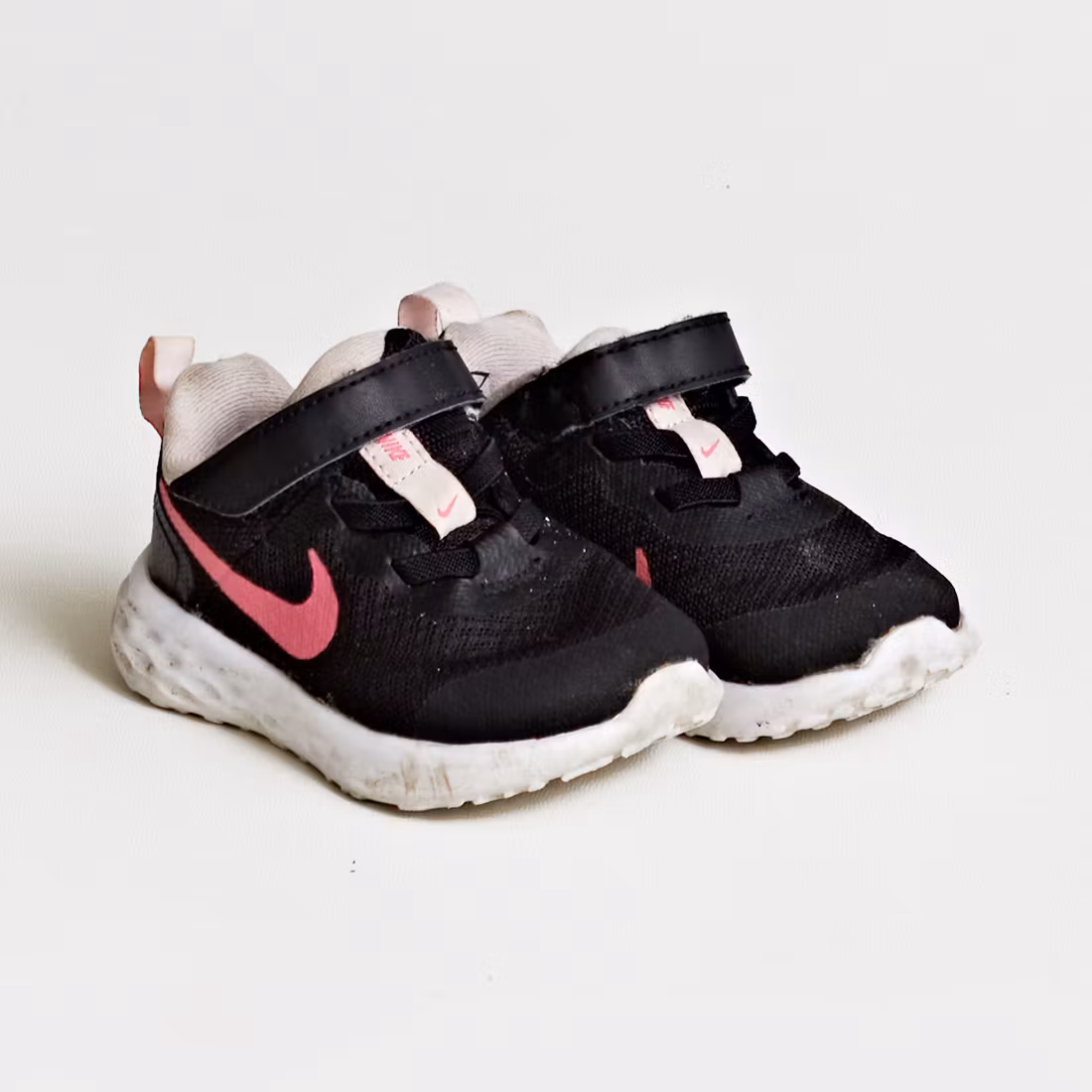 Sneakers - Nike - Storlek 22
