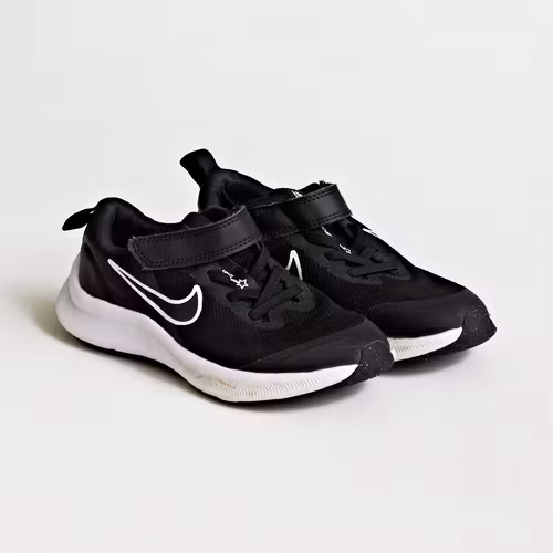 Sneakers - Nike - Storlek 33