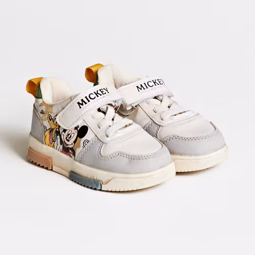 Sneakers - Storlek 24