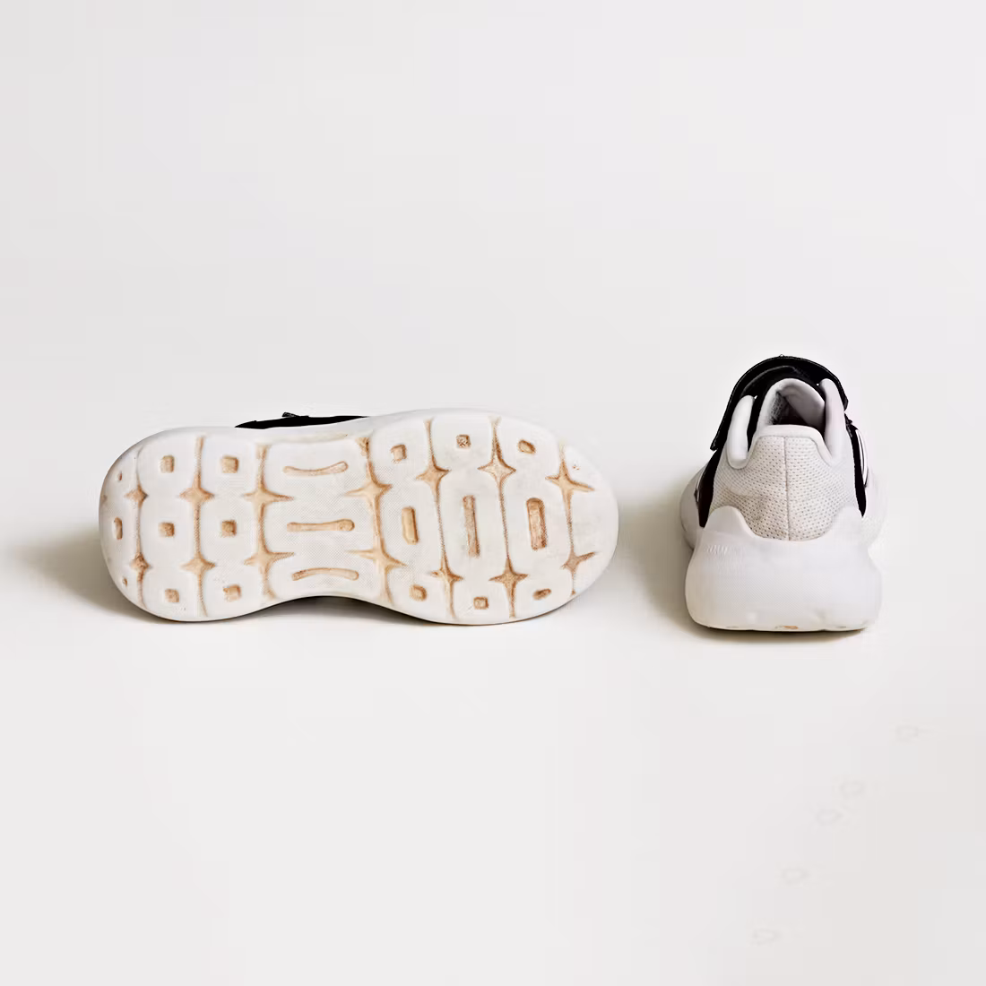 Sneakers - Adidas - Storlek 35
