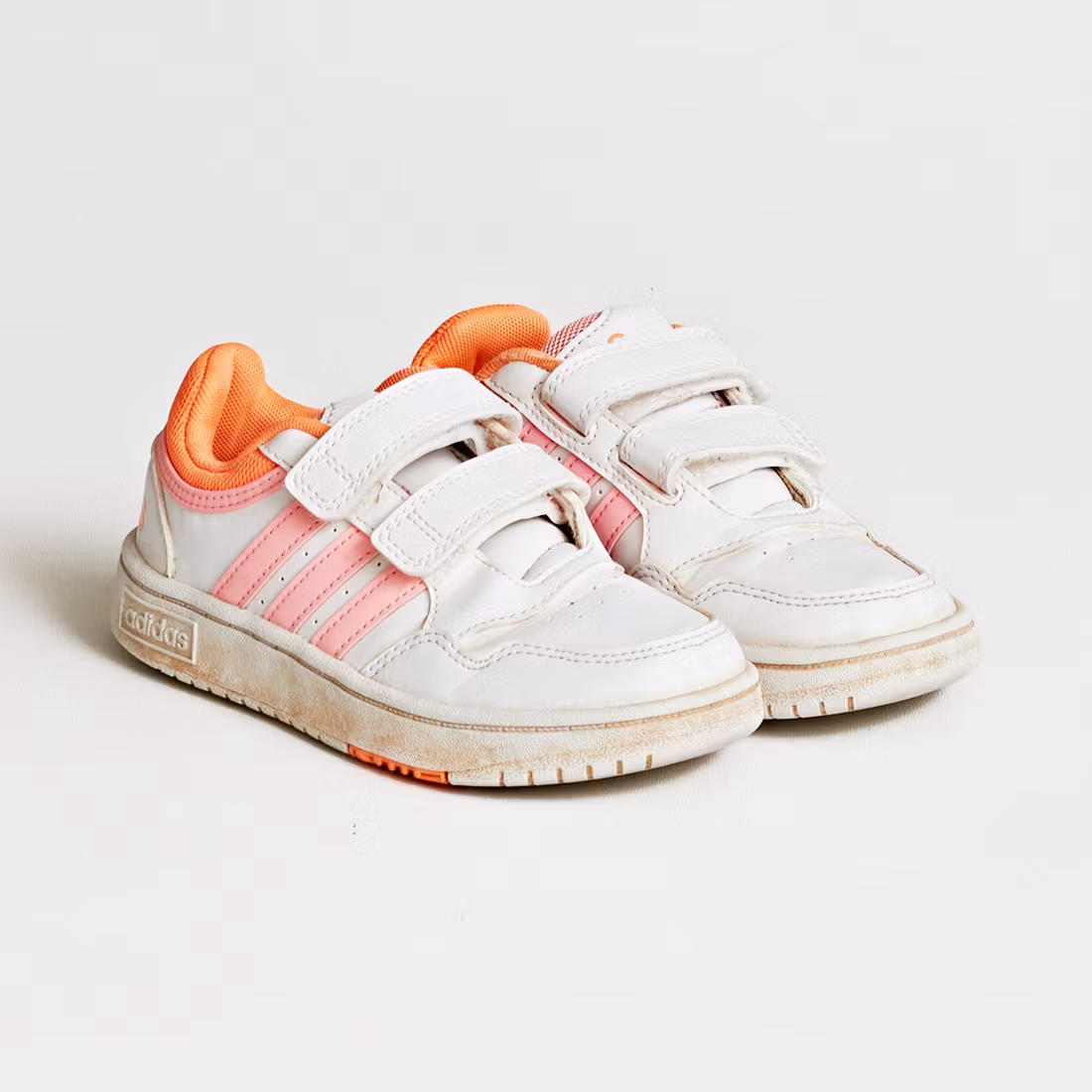 Sneakers - Adidas - Storlek 30,5