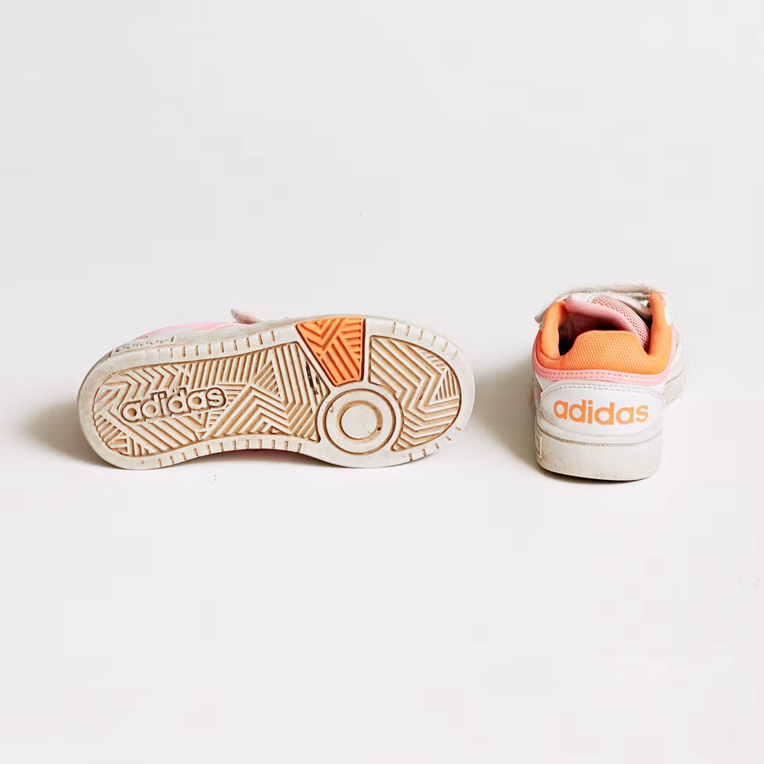 Sneakers - Adidas - Storlek 30,5