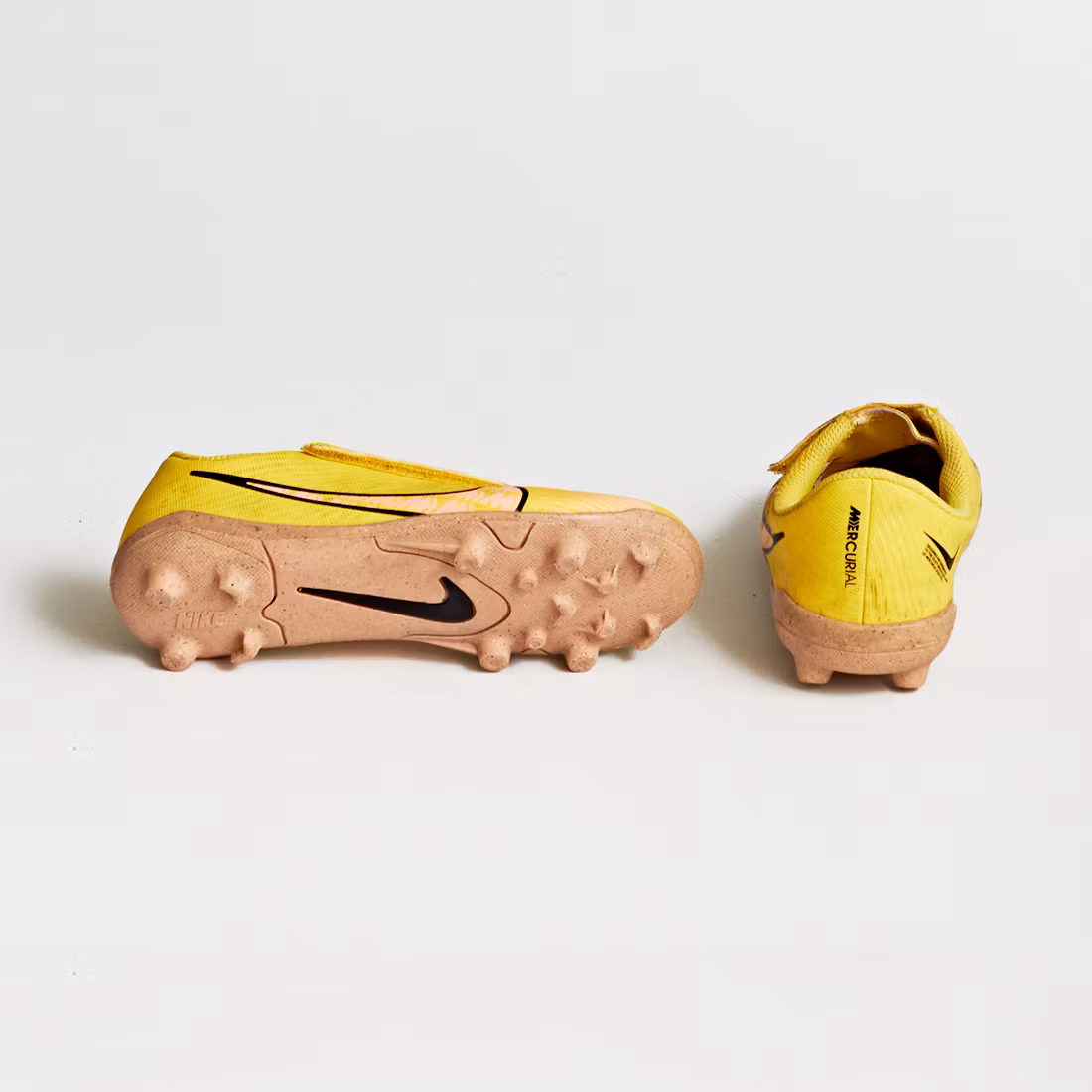 Fotbollsskor - Nike - Storlek 31