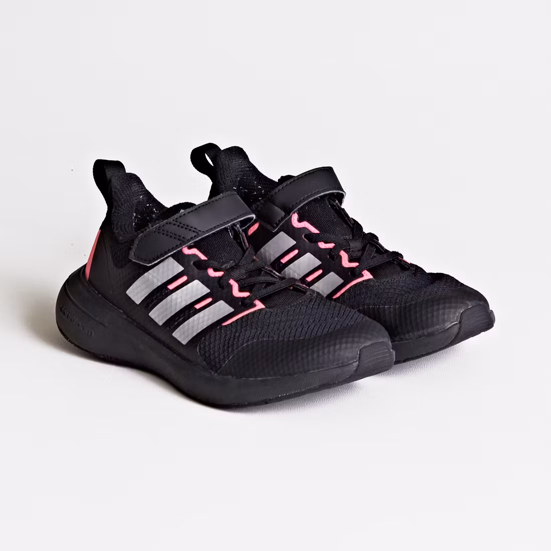 Sneakers - Adidas - Storlek 34
