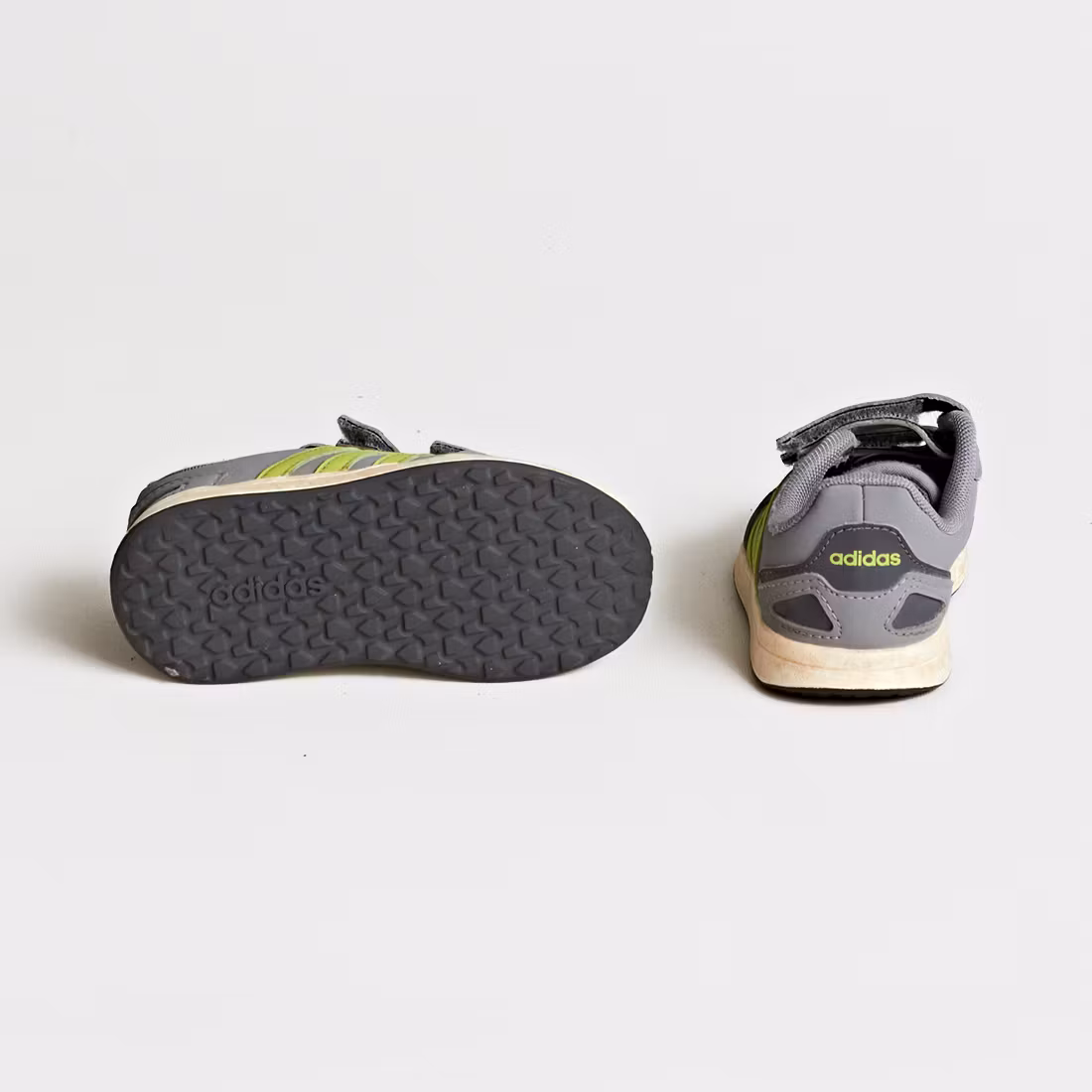 Sneakers - Adidas - Storlek 24