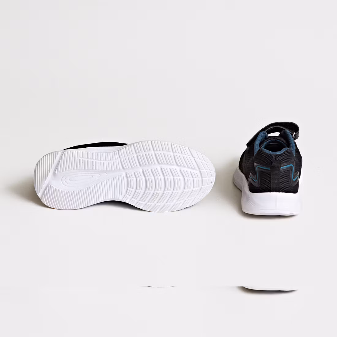 Sneakers - MyWear - Storlek 35