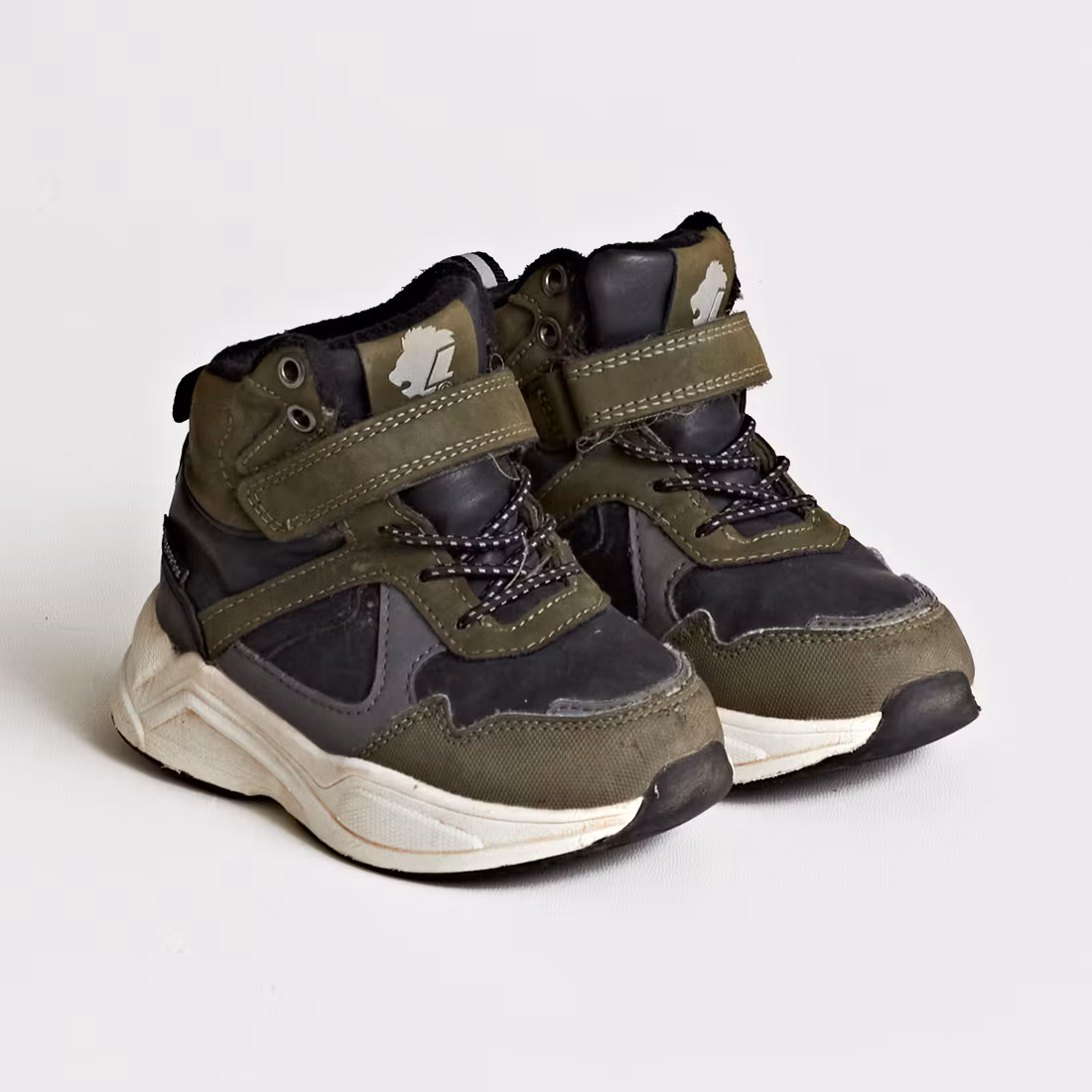 Sneakers - Lejon - Storlek 25