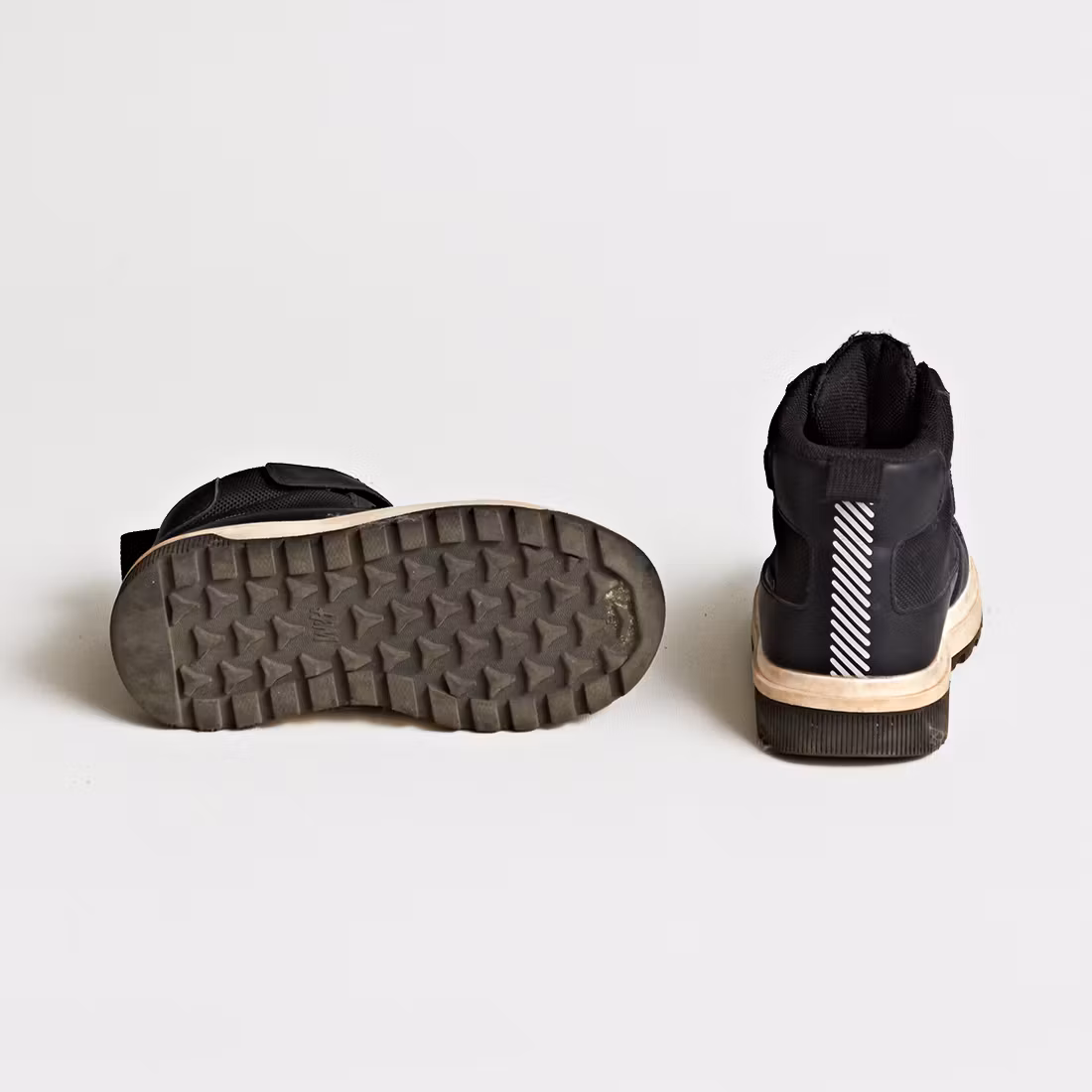Sneakers - H&M - Storlek 28