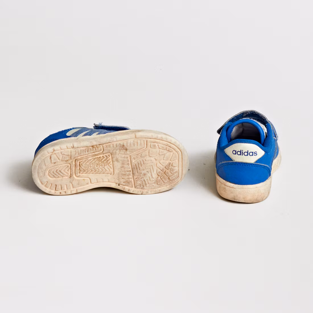 Sneakers - Adidas - Storlek 24
