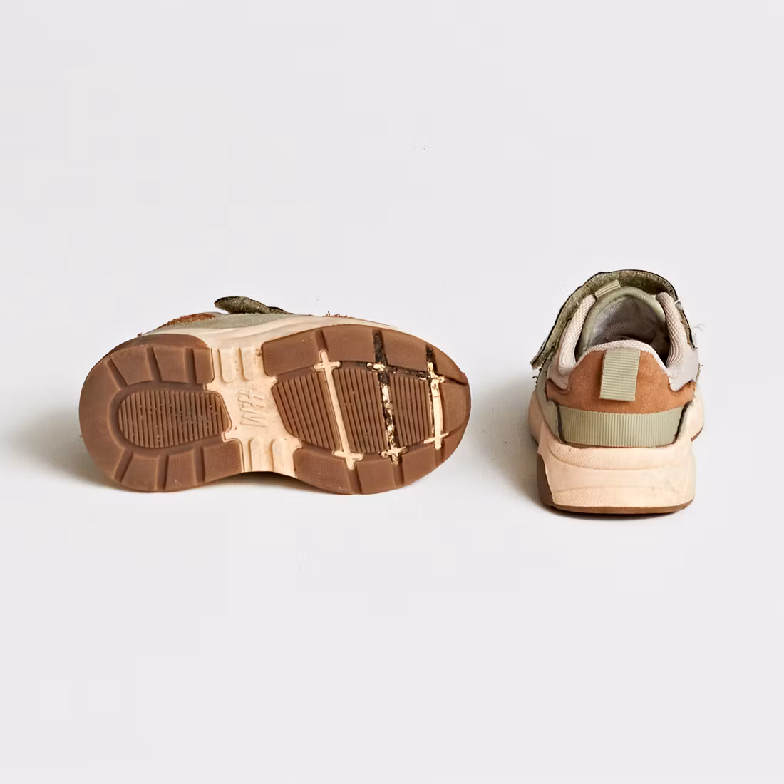 Sneakers - H&M - Storlek 20/21