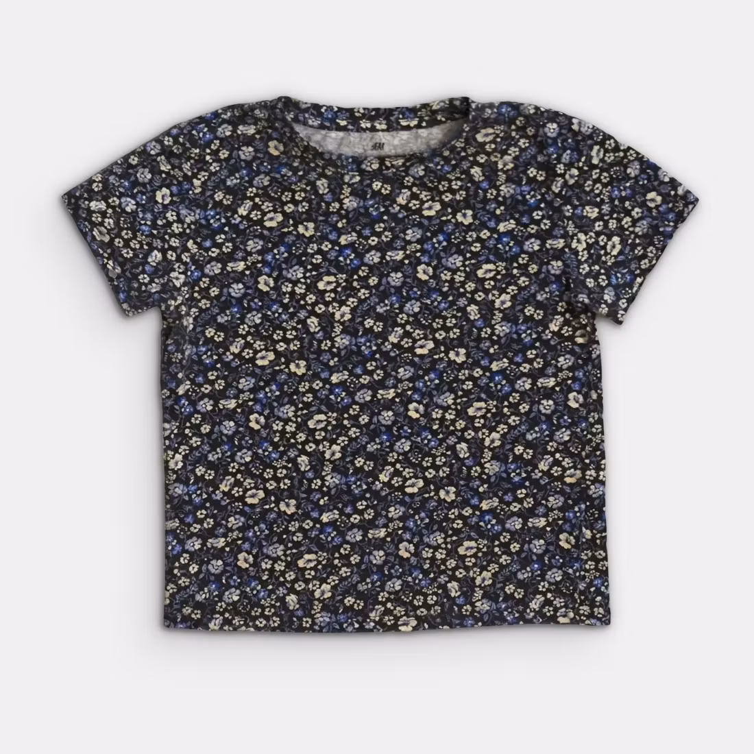 T-shirt - H&M - Storlek 122/128