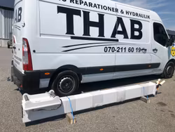 Kontaktledningsarm för grävmaskin/traktorgrävare