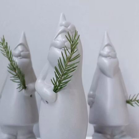 BENGT, liten grå keramiktomte