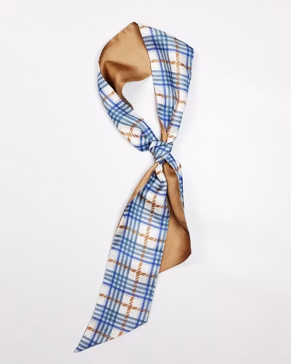 Nyhet Accessoar - sidenscarf i blå jeans färg