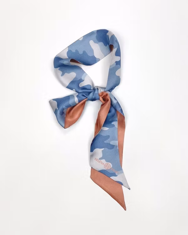 HELENA SAND Knytscarf med powerkänsla för en extra touch till din denim look - innovativ form i finaste siden