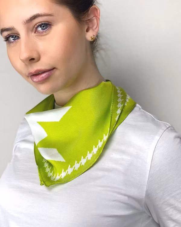 HELENA SAND Diamond shaped scarf 100% silk 100% light fit.