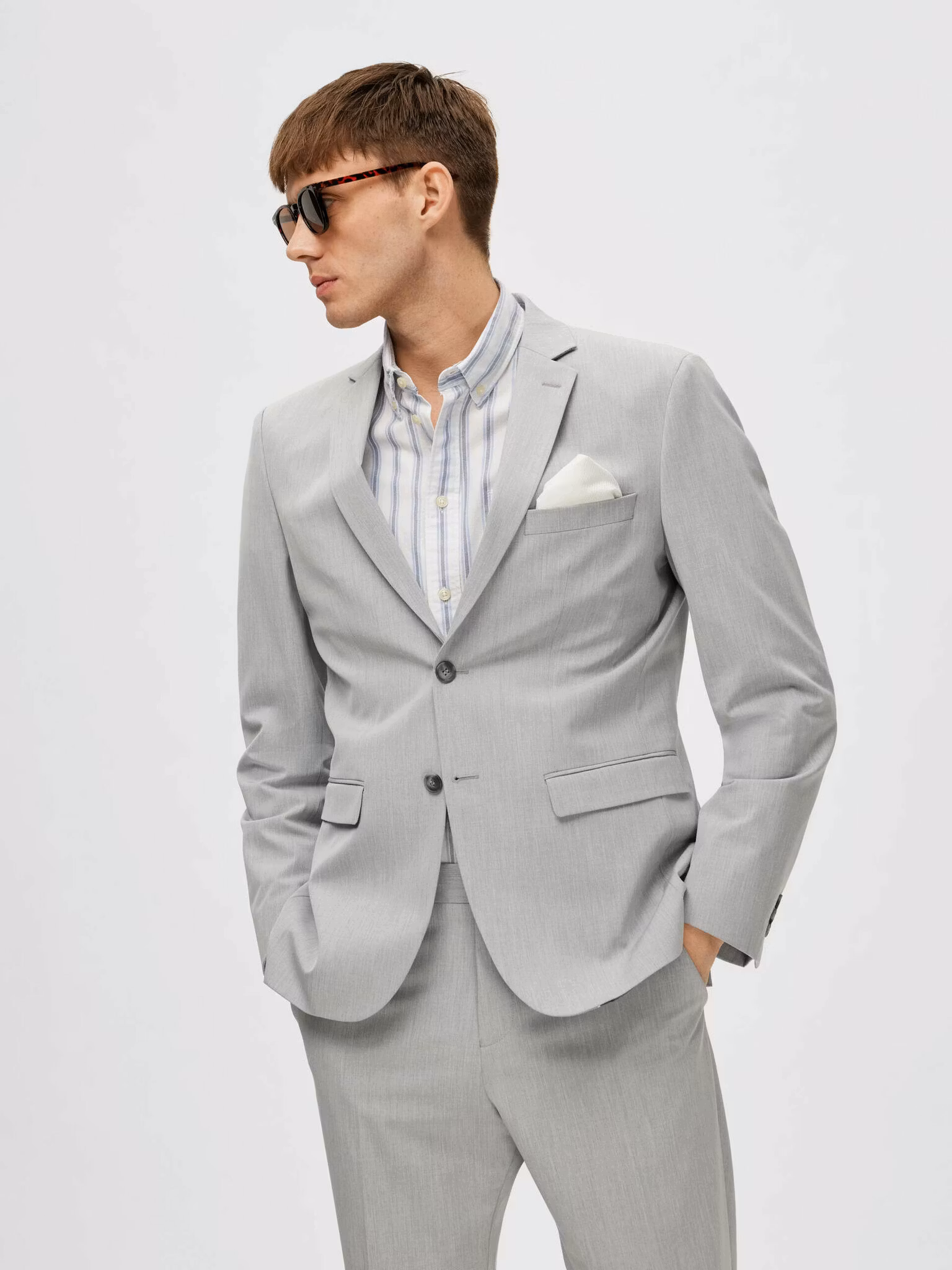 Kostympaket Light Grey