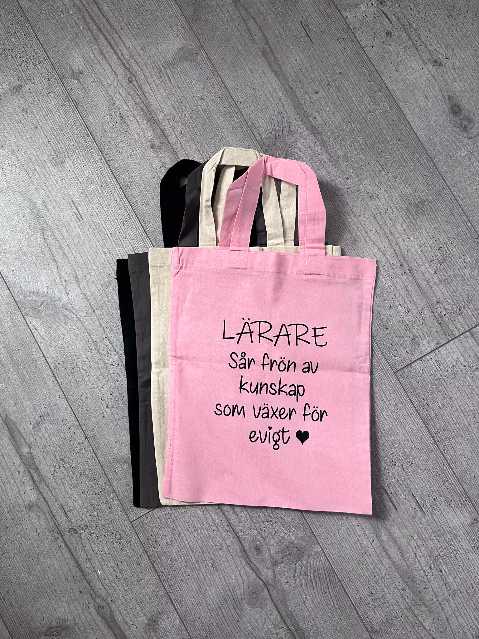 TYGKASSE, LÄRARE
