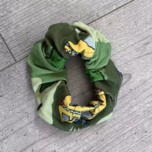 SCRUNCHIE, POLIS OCH AMBULANS