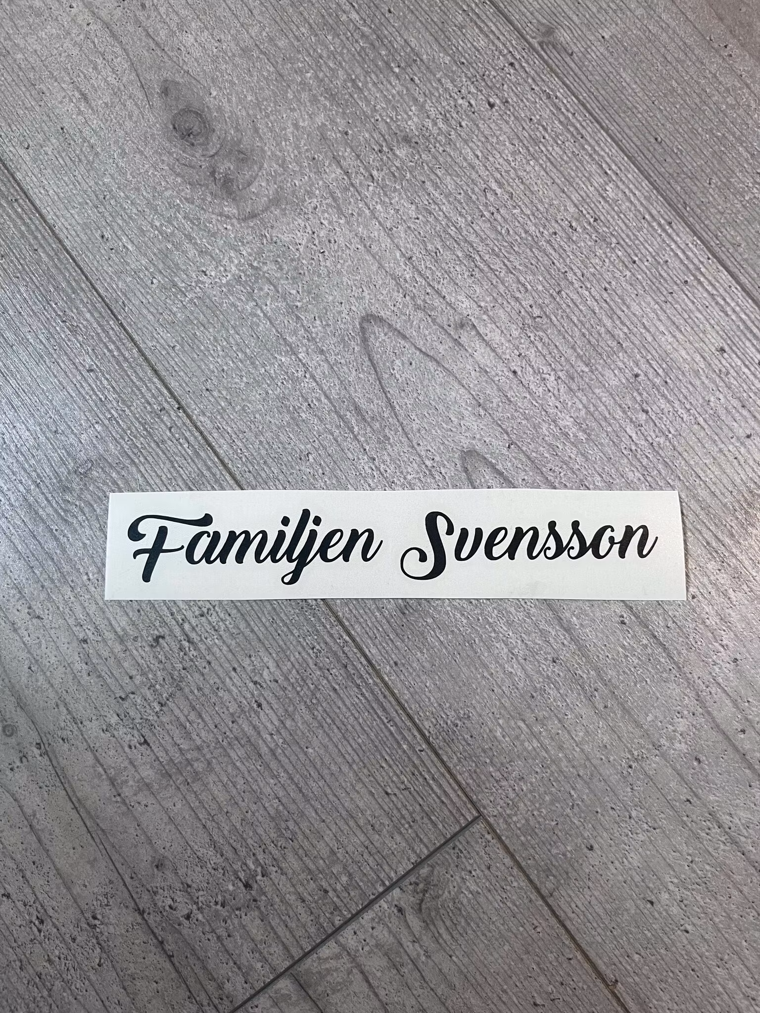 OUTLET, DEKAL (Familjen Svensson)