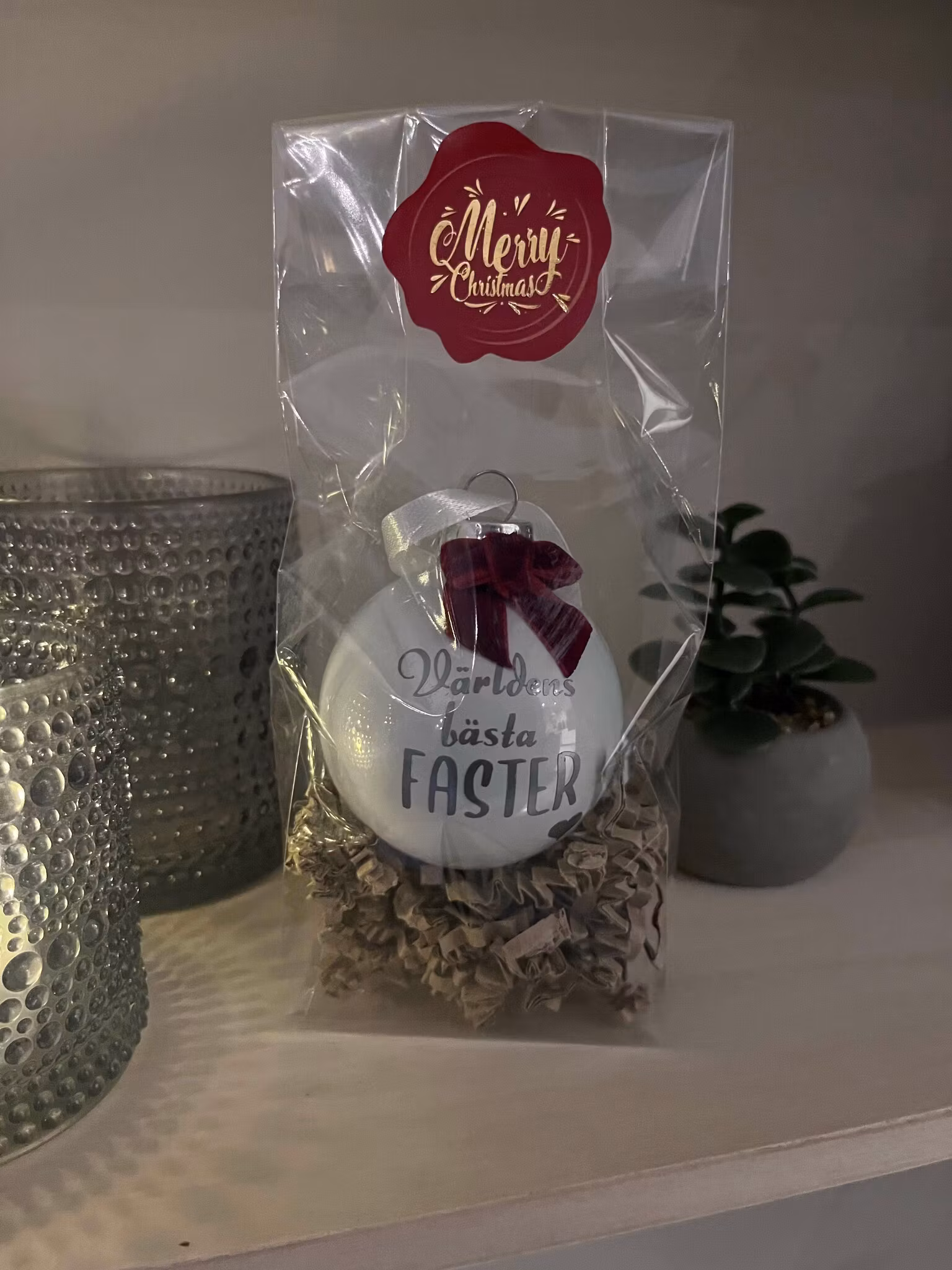 JULKULA I PRESENTPÅSE, VÄRLDENS BÄSTA FASTER