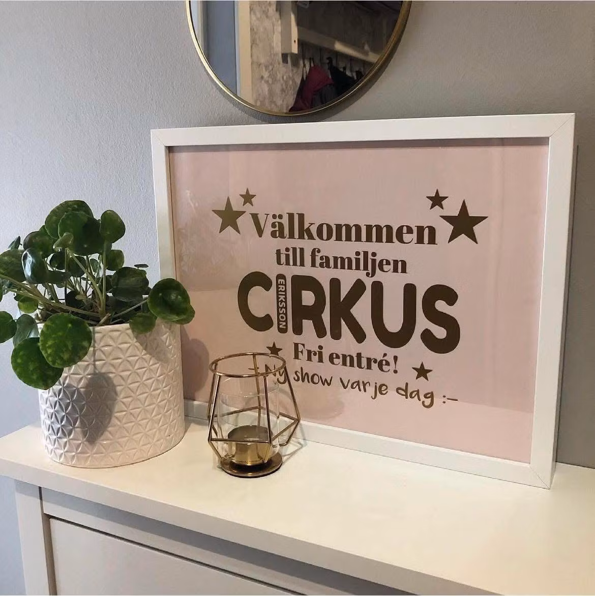 DEKAL, FAMILJEN CIRKUS