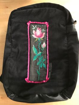 Ryggsäck i sammet m handbroderi