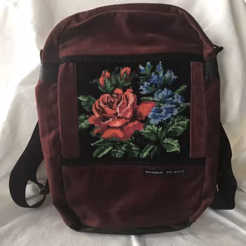 Ryggsäck i sammet m handbroderi