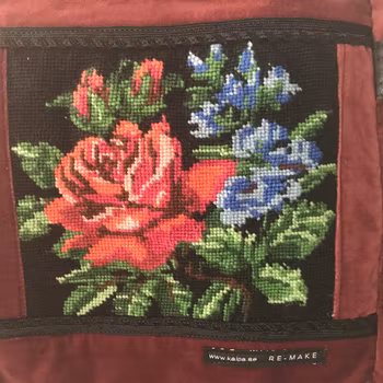 Ryggsäck i sammet m handbroderi