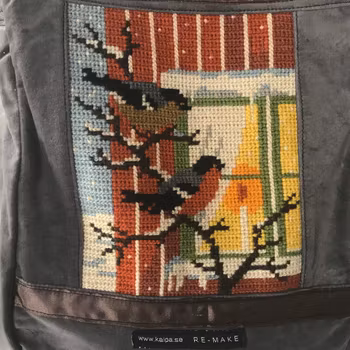 Ryggsäck i sammet m handbroderi
